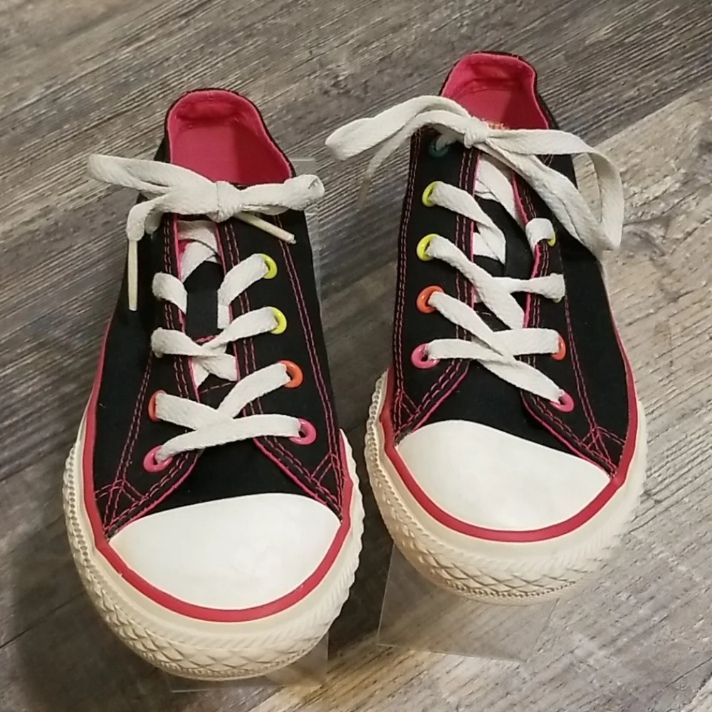 Converse different color